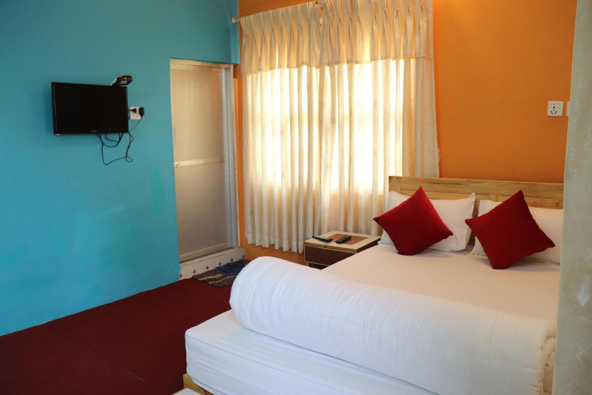 Ranipauwa Hotel Young'S Stupa מראה חיצוני תמונה