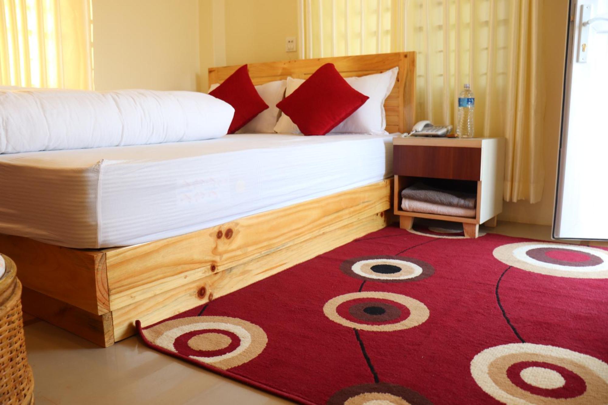 Ranipauwa Hotel Young'S Stupa מראה חיצוני תמונה