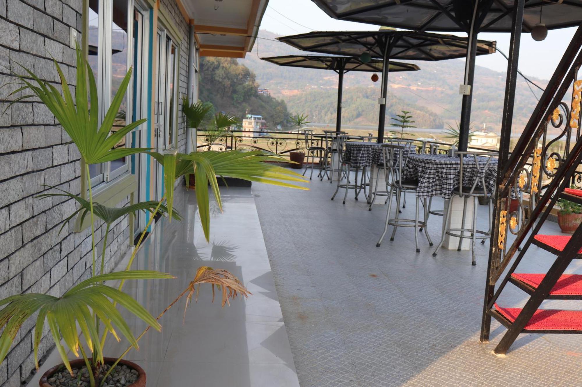 Ranipauwa Hotel Young'S Stupa מראה חיצוני תמונה