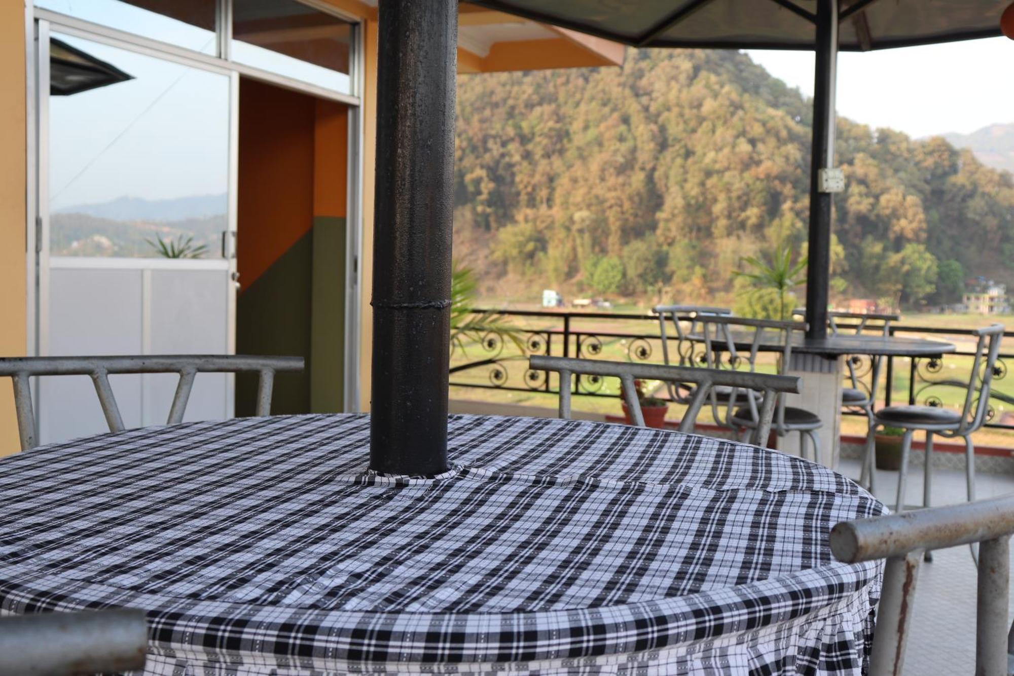 Ranipauwa Hotel Young'S Stupa מראה חיצוני תמונה