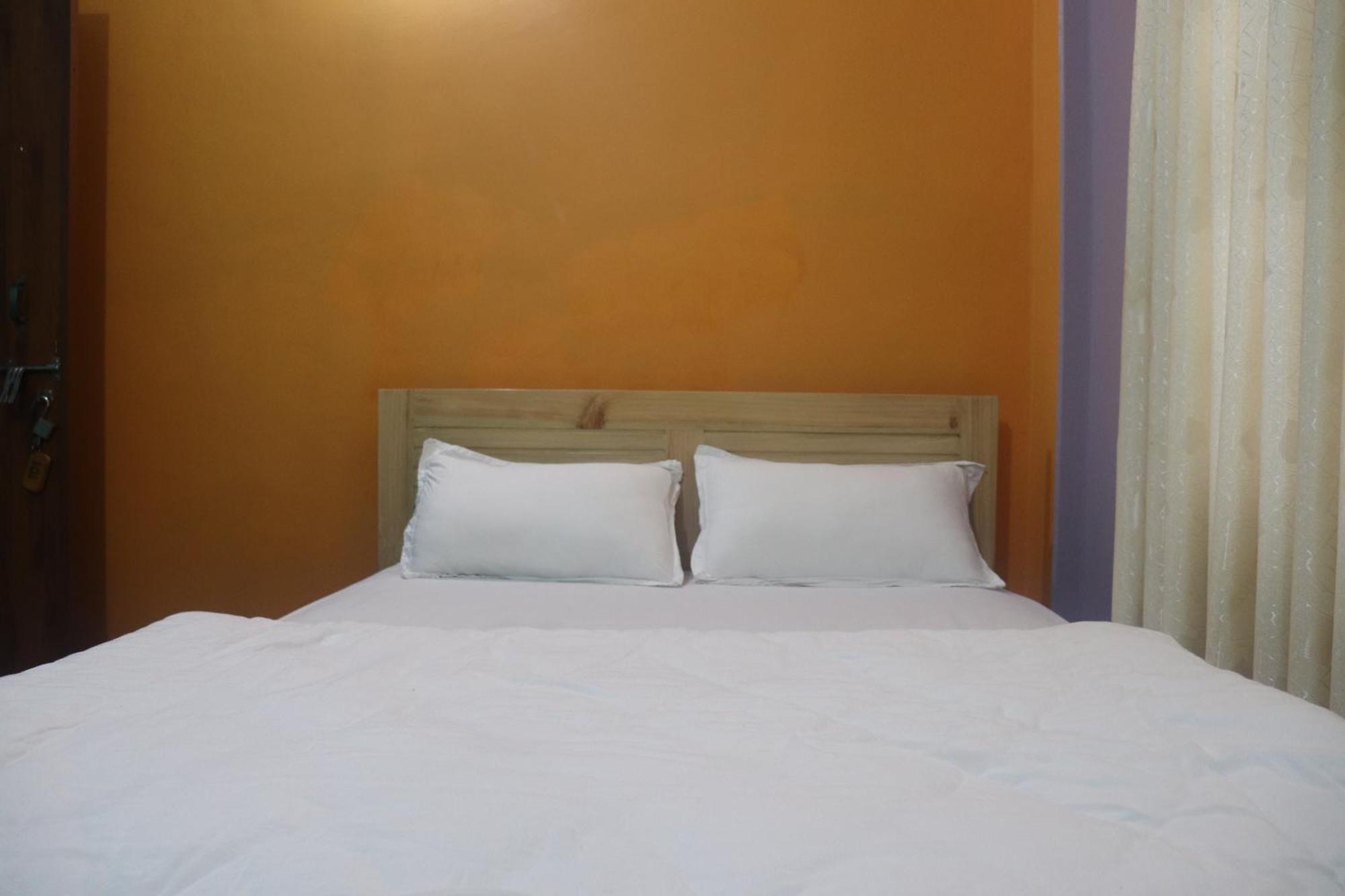 Ranipauwa Hotel Young'S Stupa חדר תמונה